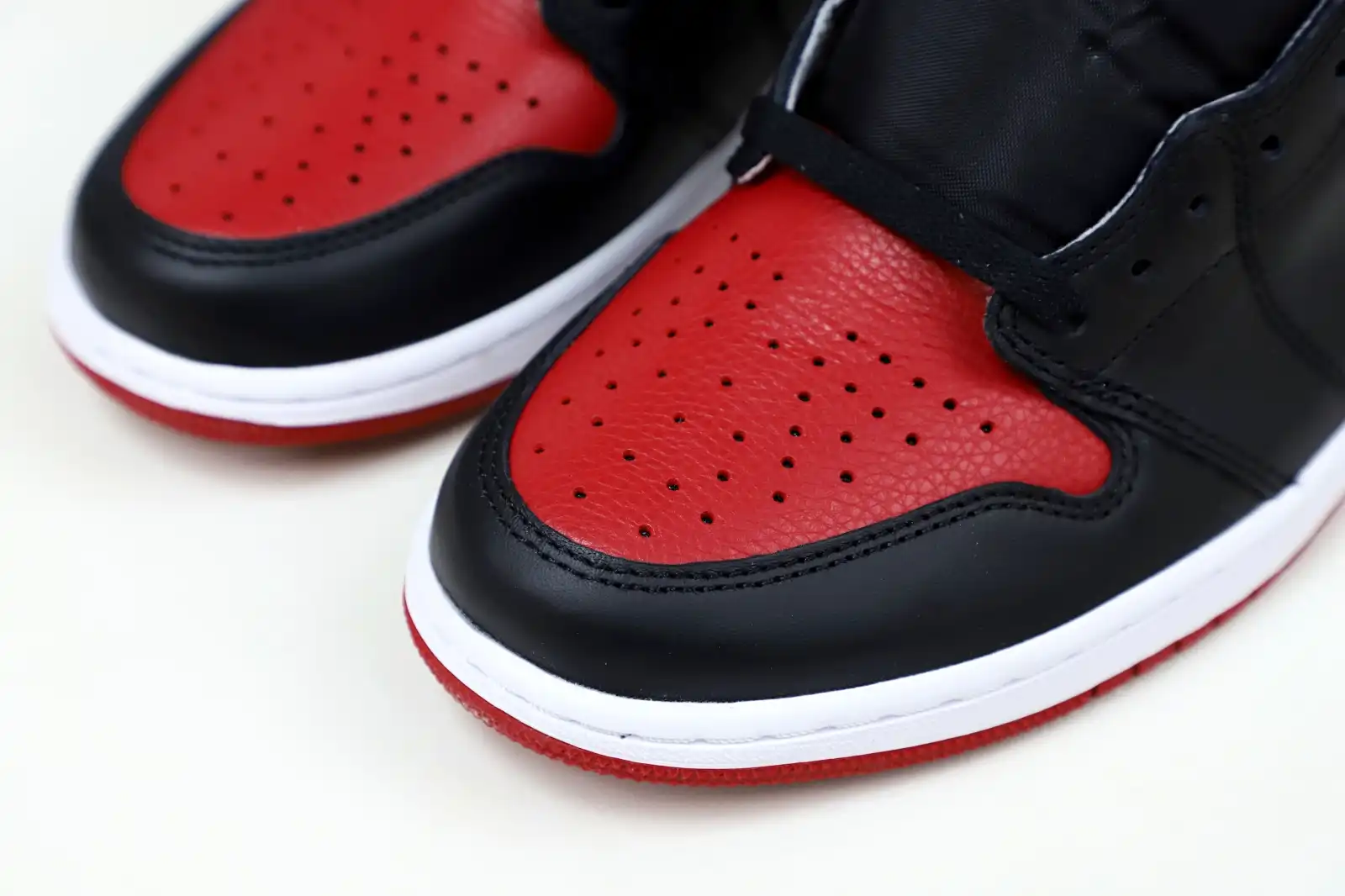 Kimikick AIR JORDAN 1 RETRO HIGH OG 'BRED'