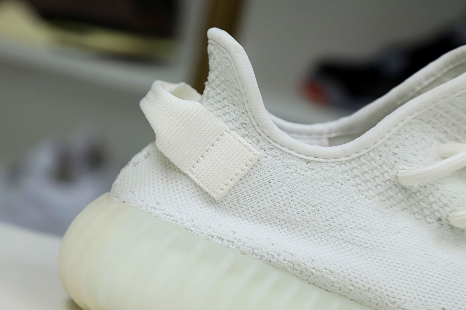 Kimi kick YEEZY BOOST 350 V2 'CREAM WHITE   TRIPLE WHITE'