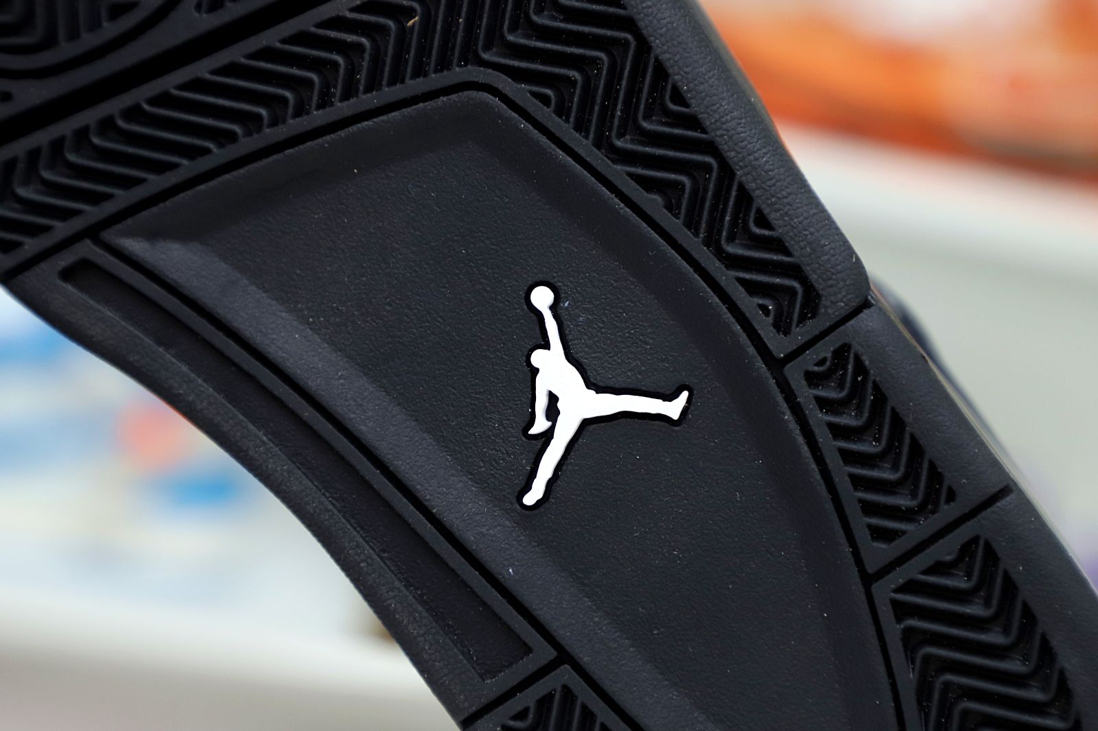 Kimi kick AIR JORDAN 4 RETRO 'BLACK CAT' 2020