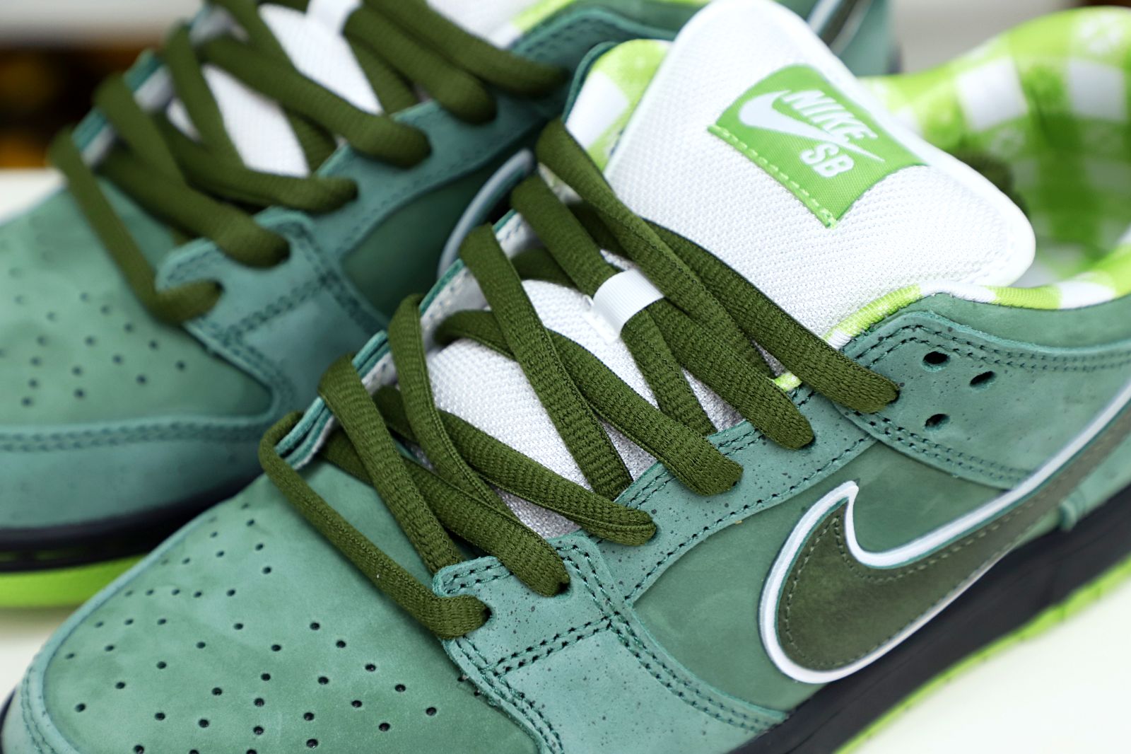 Kimi kick Concepts x Nike SB Dunk Low Green Lobster