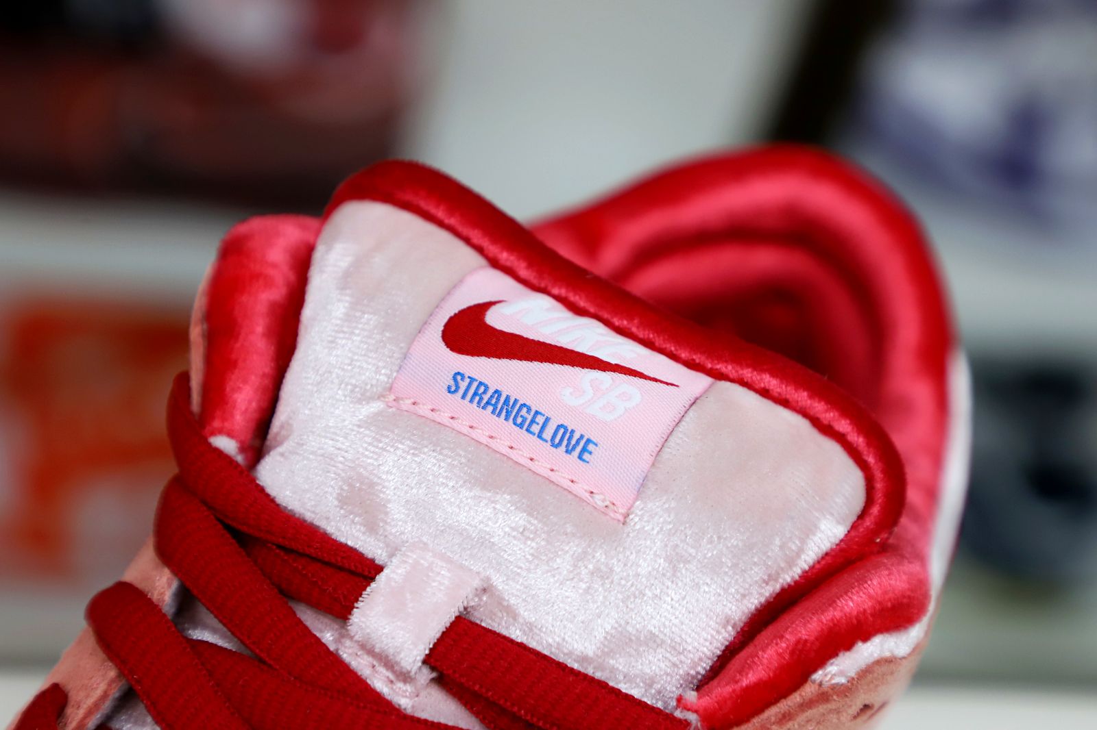 Kimi kick STRANGELOVE X DUNK LOW SB 'VALENTINE'S DAY'