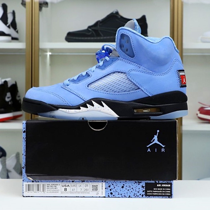 Kimi kick AIR JORDAN 5 RETRO SE DV1310 401 UNIVERSITY BLUE BLACK-WHITE BLEU