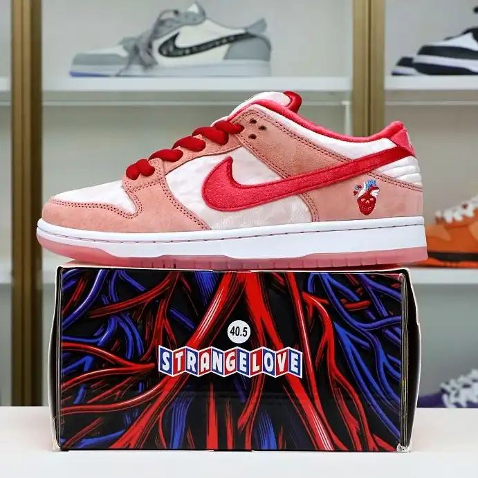 Kimikick STRANGELOVE X DUNK LOW SB 'VALENTINE'S DAY'