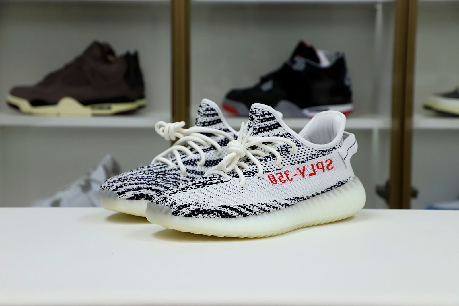 Kimi kick YEEZY BOOST 350 V2 'ZEBRA'