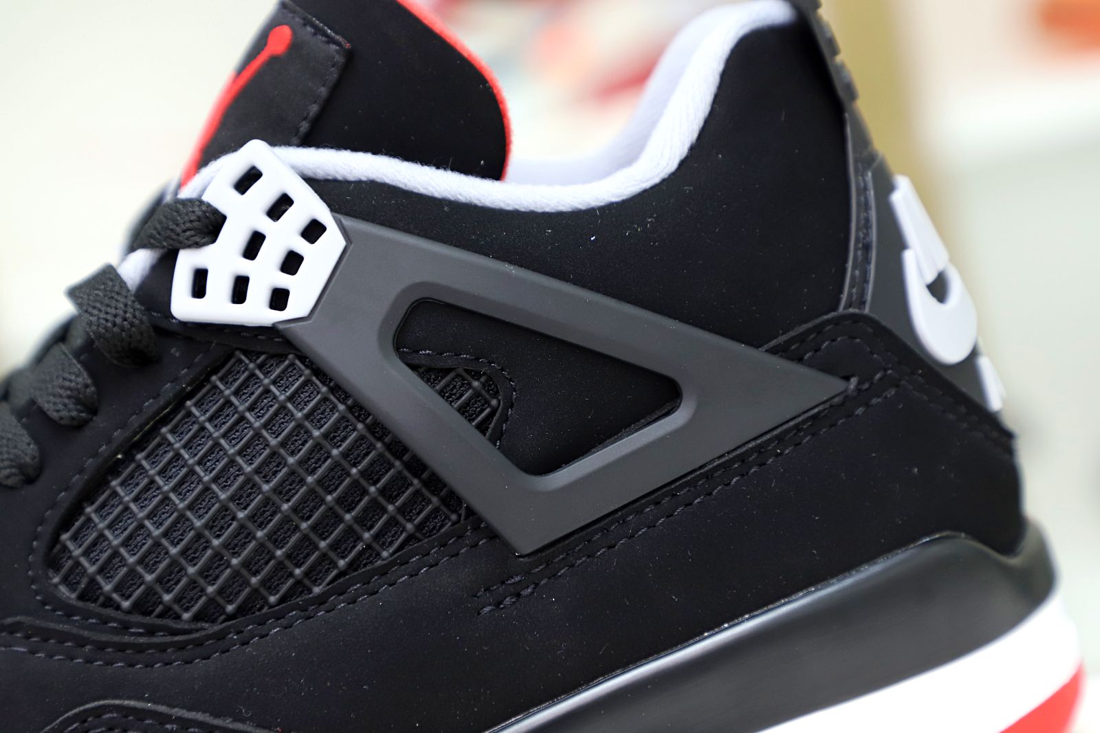 Kimi kick AIR JORDAN 4 RETRO OG 'BRED' 2019