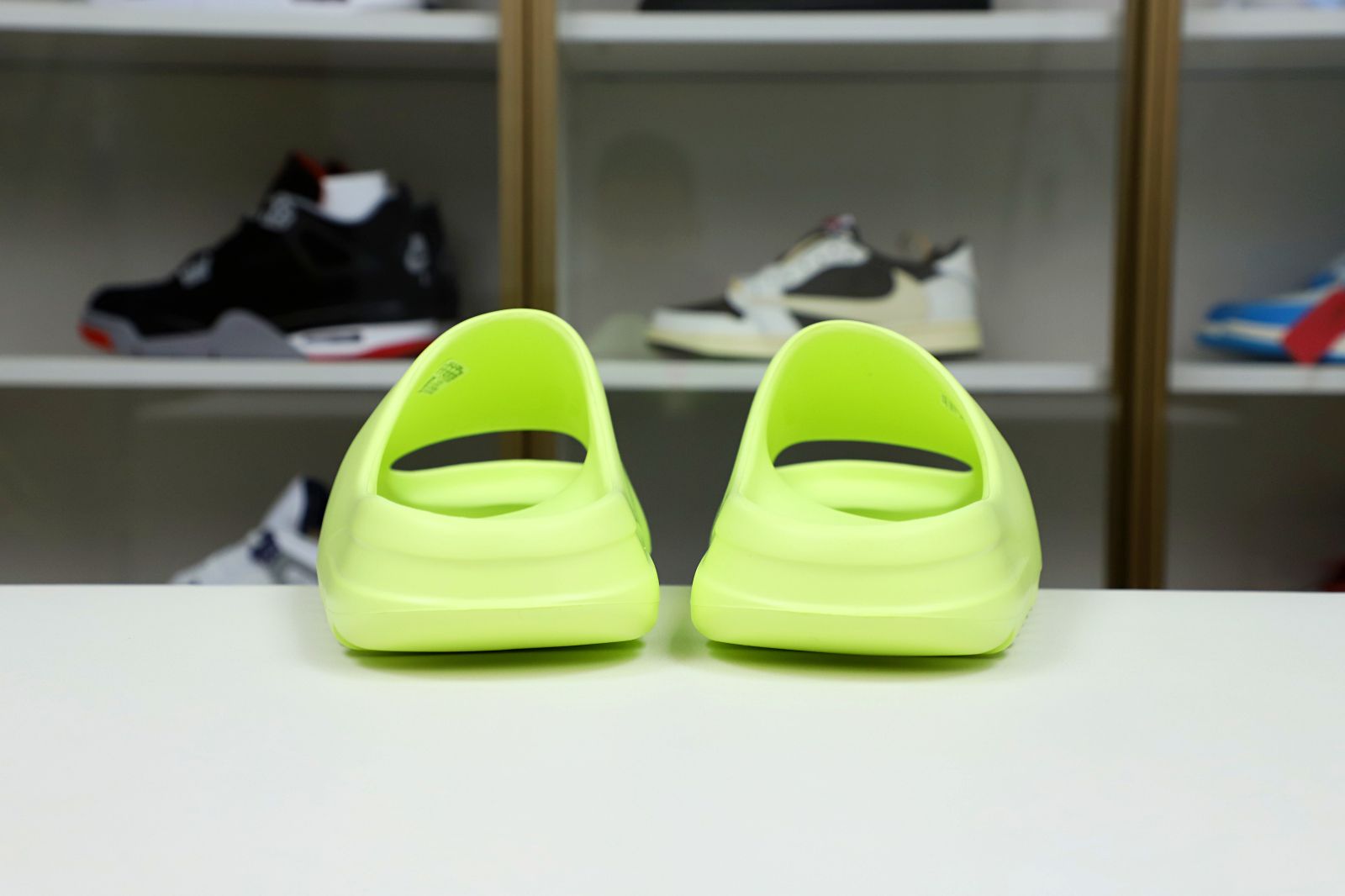 Kimi kick YEEZY SLIDES GX6138