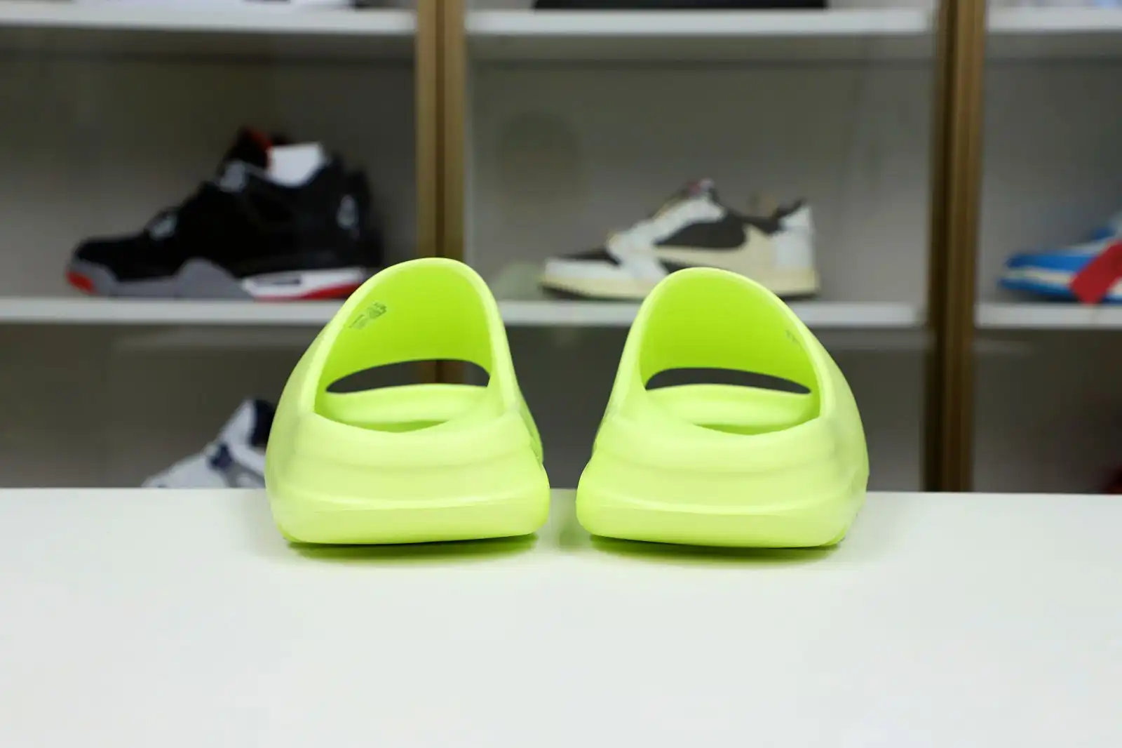 Kimikick YEEZY SLIDES GX6138