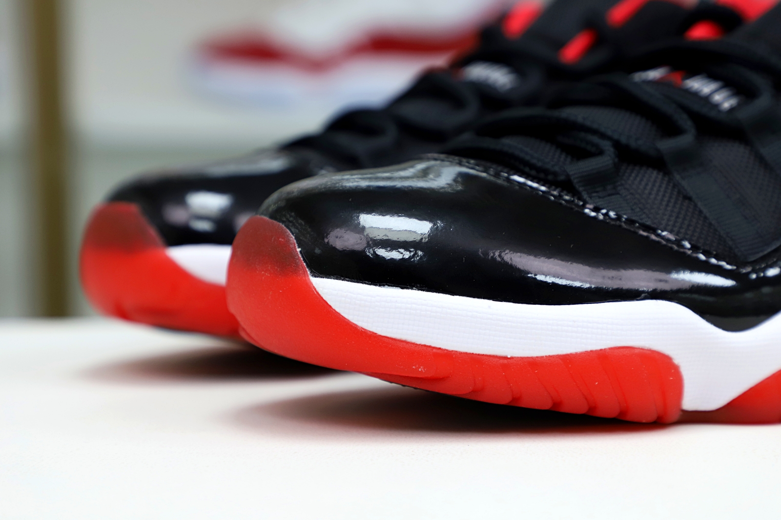 Kimi kick AIR JORDAN 11 RETRO BRED LOW