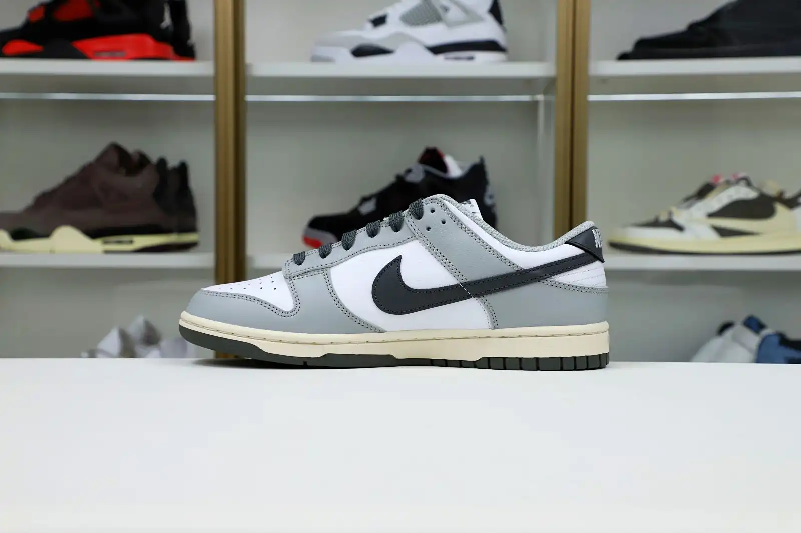 Kimikick Nike Dunk Low  Light Smoke Grey