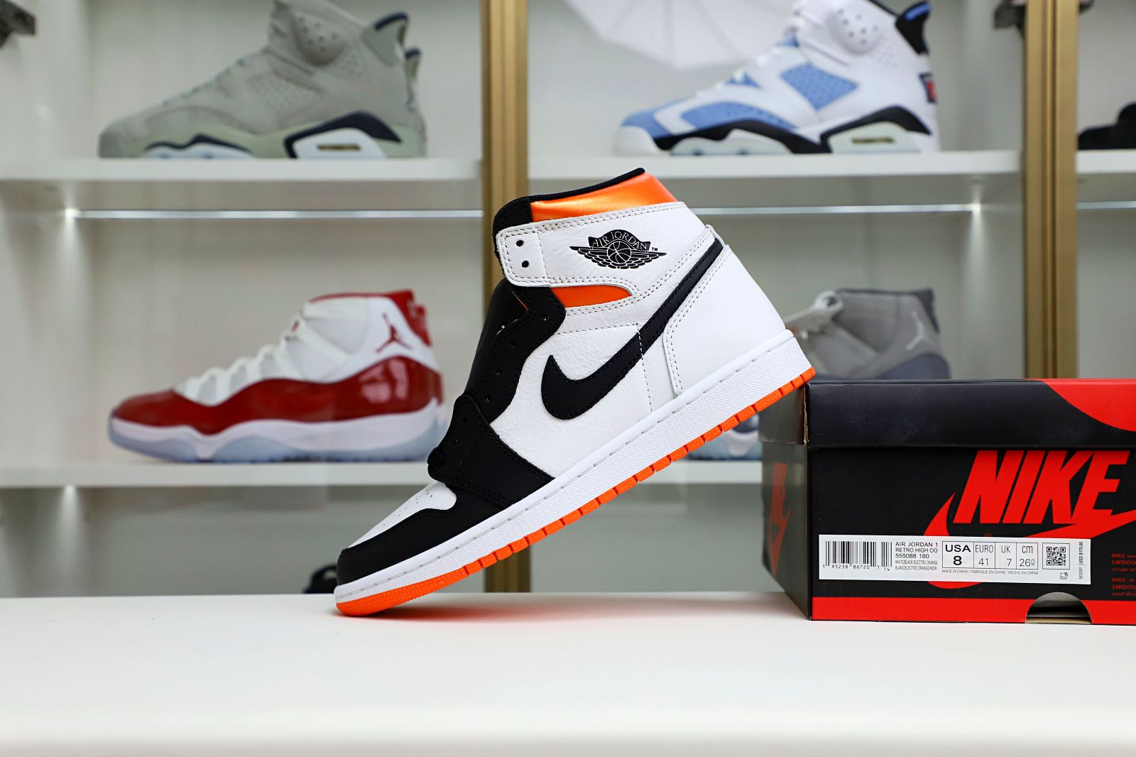 Kimi kick Air Jordan 1 Retro High OG Electro Orange'