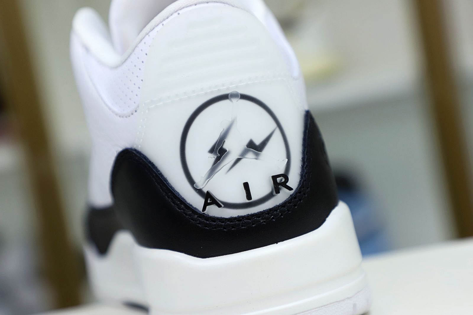 Kimi kick FRAGMENT DESIGN X AIR JORDAN 3 RETRO SP 'WHITE'