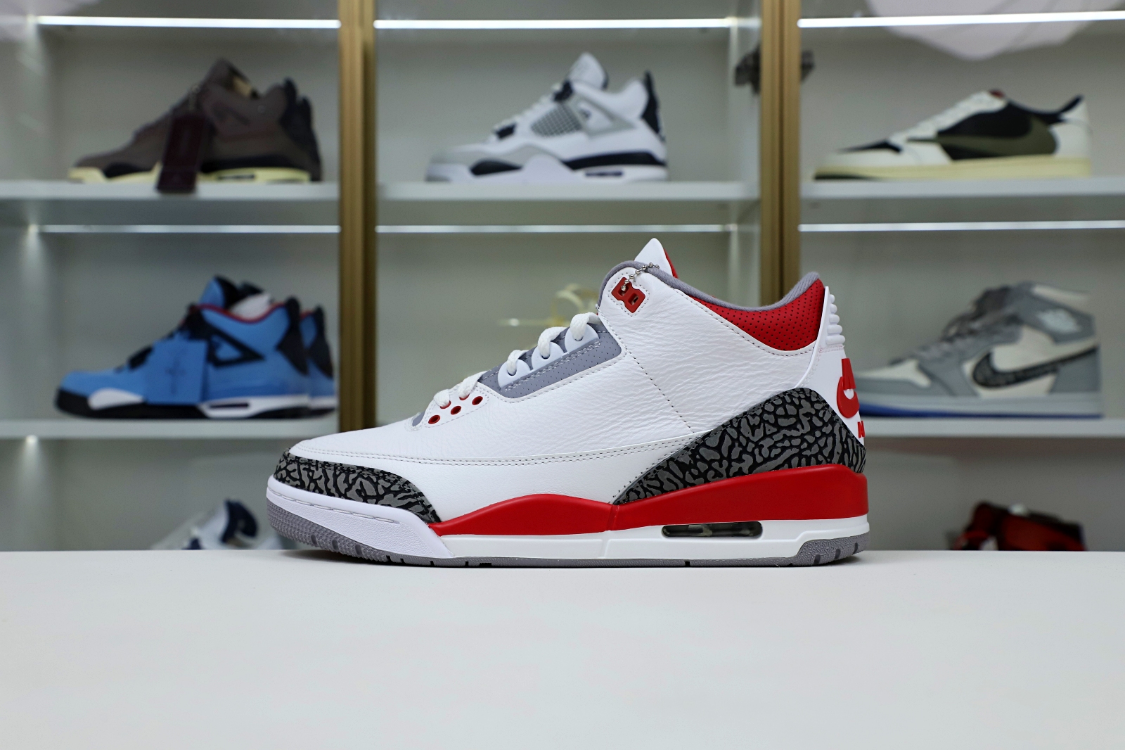 Kimi kick AIR JORDAN 3RETRO