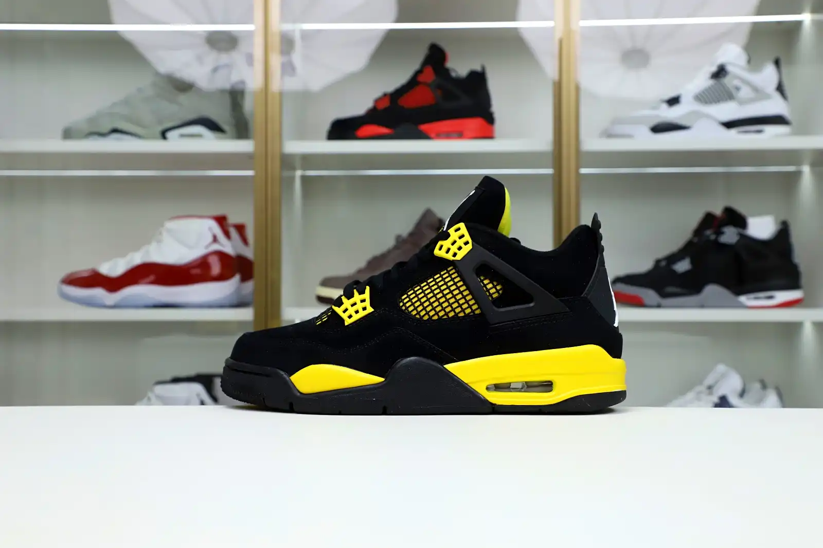 Reps Kimi kick Jordan Air Jordan4 thunder  2023