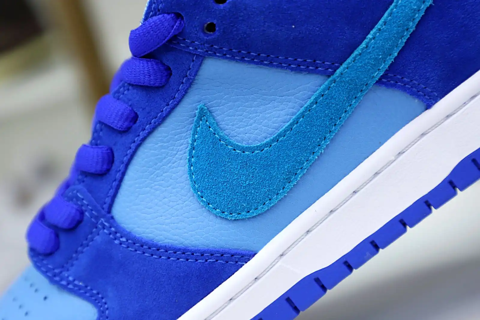 Kimikick NIKE SB DUNK LOW BLUE RASPBERRY