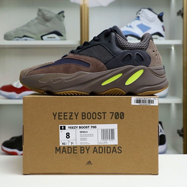 Kimi kick YEEZY BOOST 700 'MAUVE'