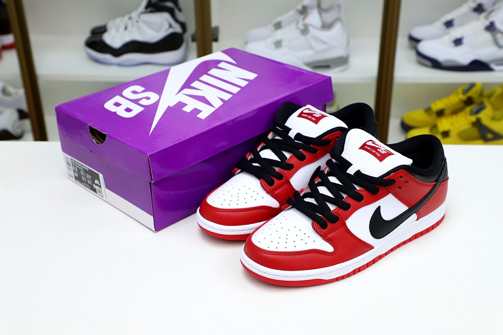 Kimi kick NIKE SB DUNK LOW “CHICAGO”