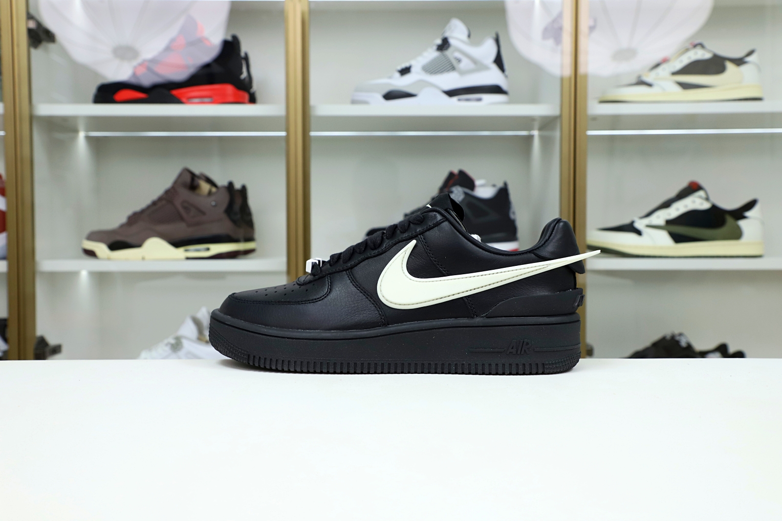 Kimi kick AMBUSH x Nike Air Force 1 Low