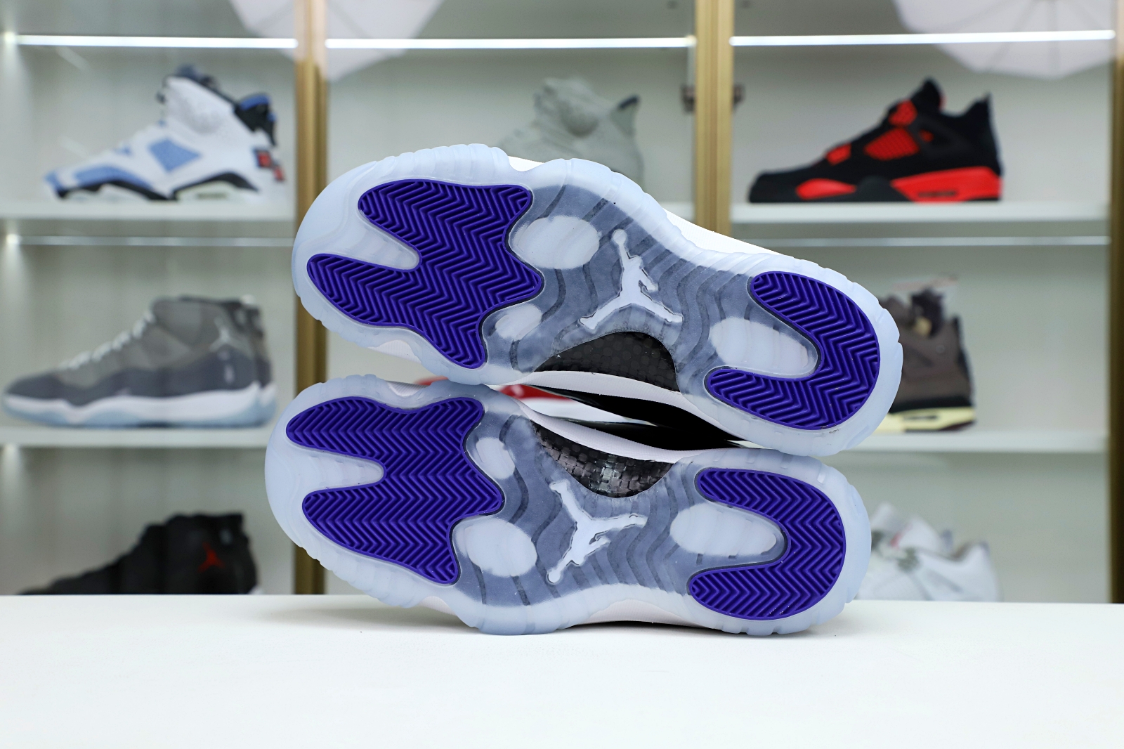 Kimi kick AIR JORDAN 11 RETRO LOW CONCORD