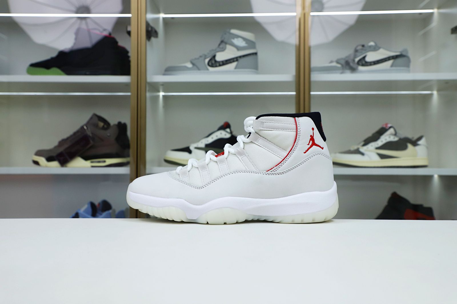 Kimi kick AIR JORDAN 11 XI RETRO PLATINUM TINT