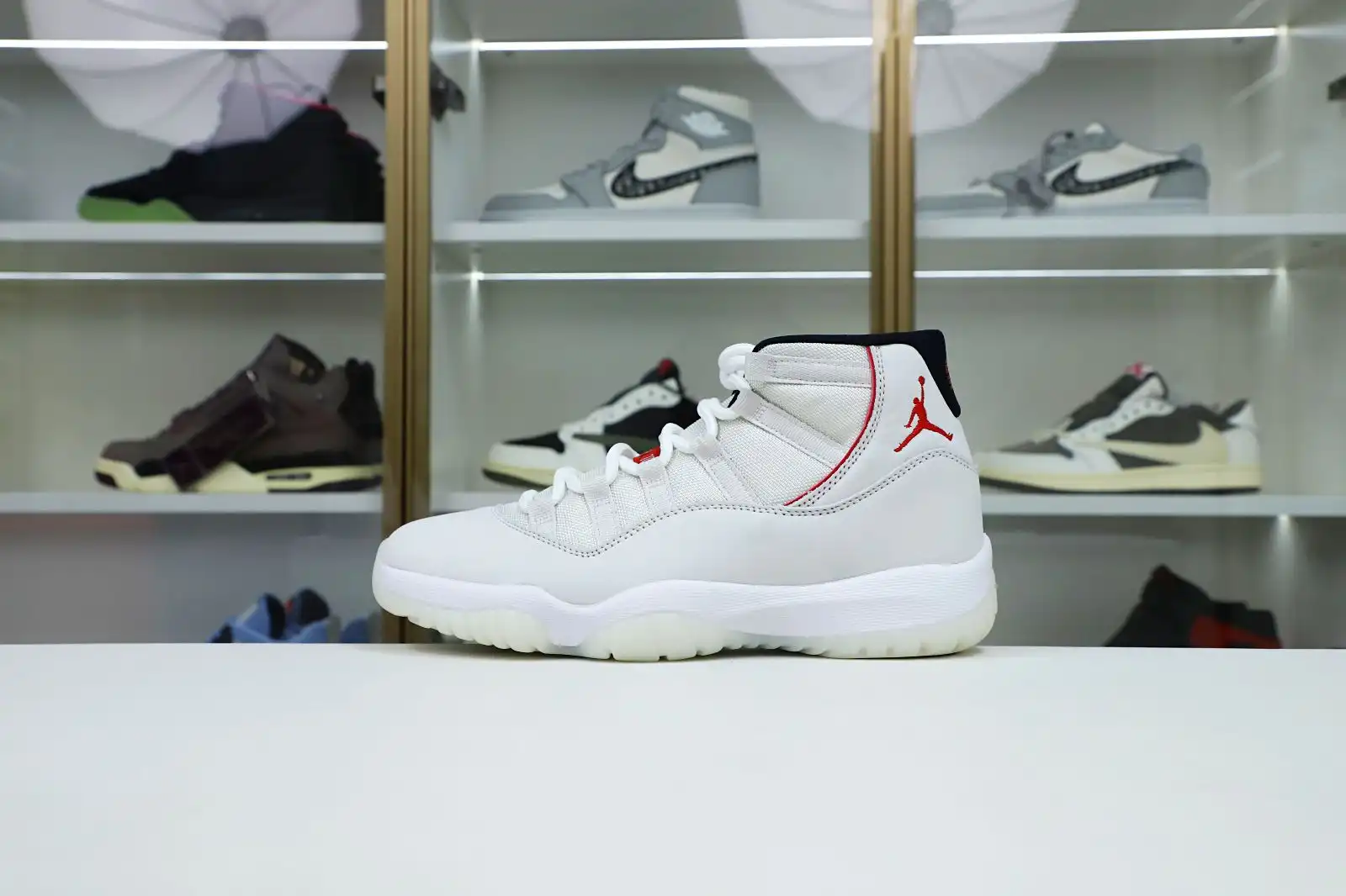 Kimikick AIR JORDAN 11 XI RETRO PLATINUM TINT