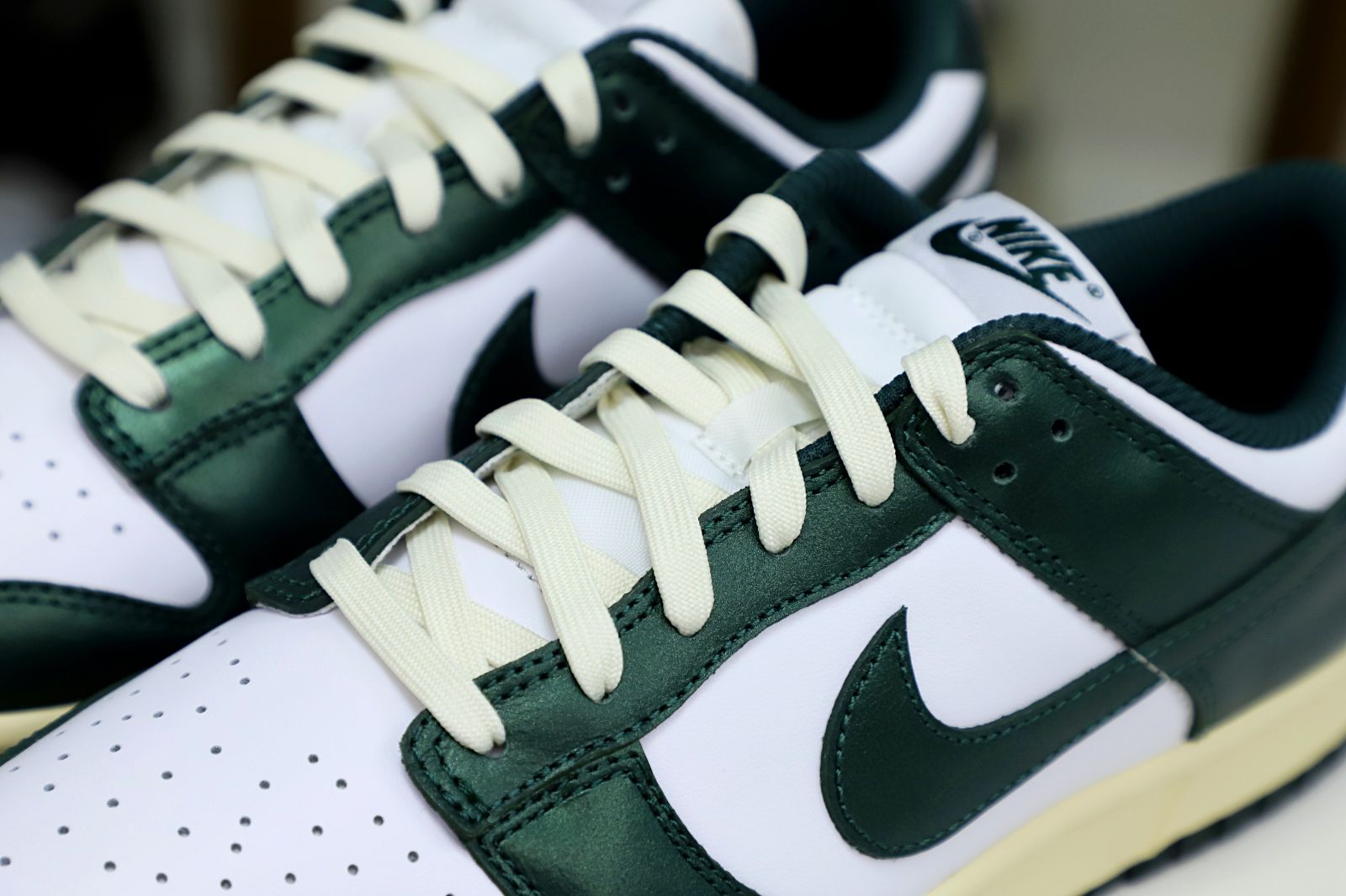 Kimi kick NIKE WMNS DUNK LOW 'VINTAGE GREEN'