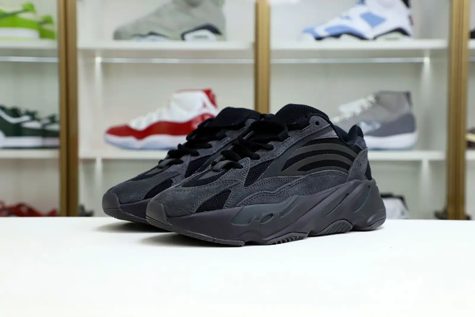 Kimikick Yeezy Boost 700 V2 Vanta 2019