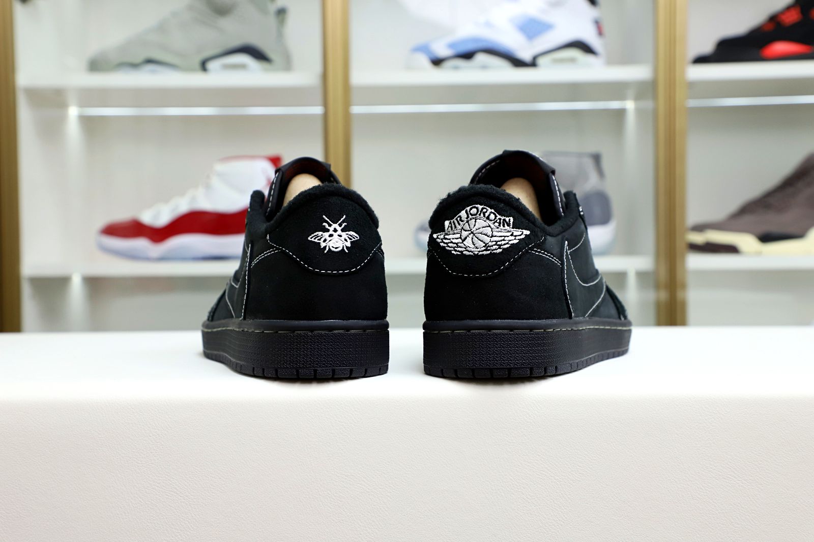 Kimi kick TRAVIS SCOTT X NIKE AIR JORDAN 1 LOW OG “BLACK PHANTOM”