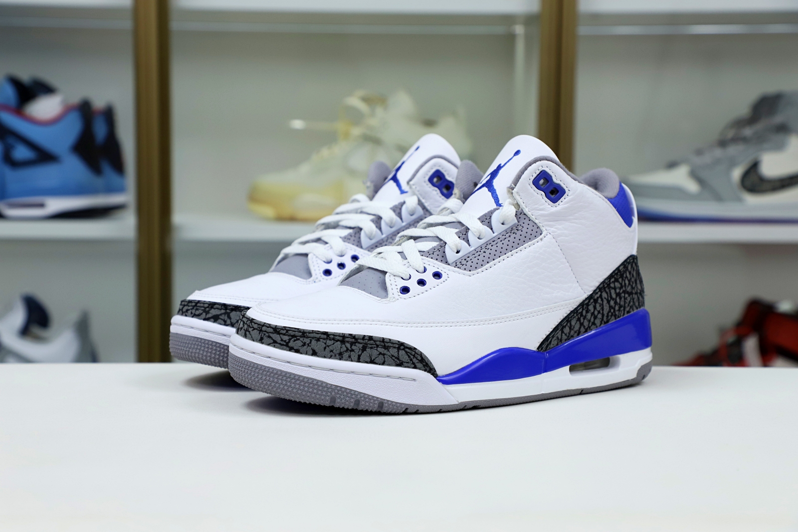 Kimi kick AIR JORDAN 3 RETRO 'RACER BLUE'