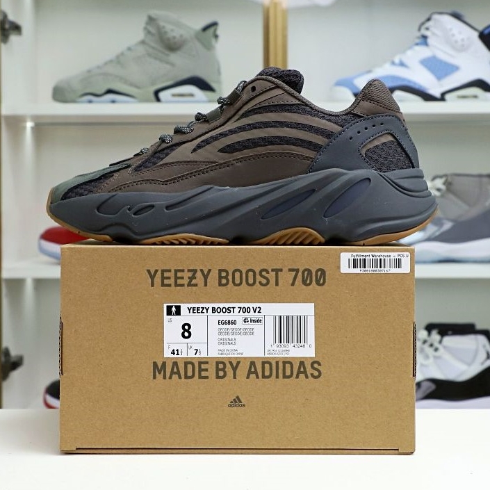 Kimi kick Yeezy boost 700 V2 