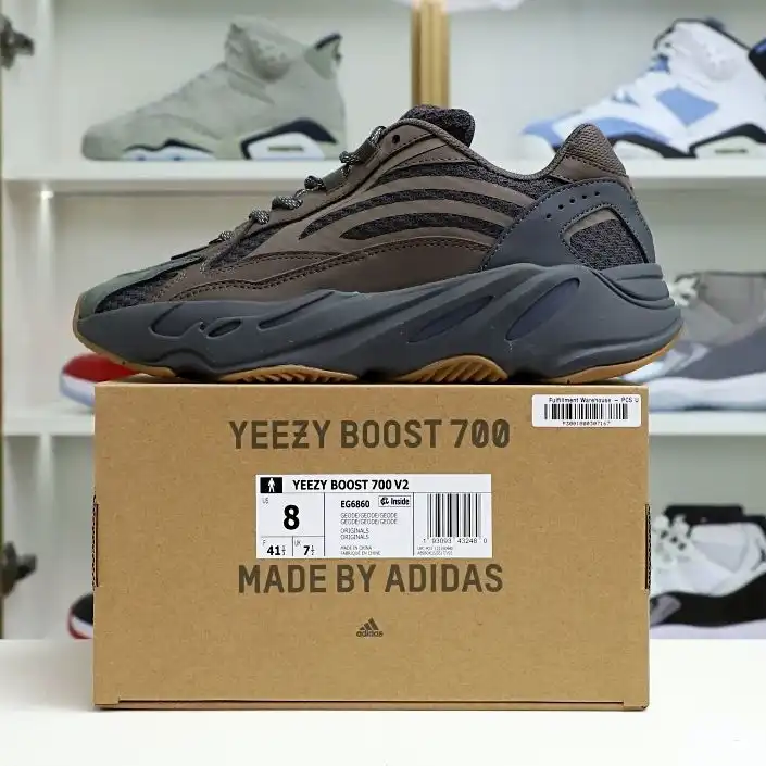 Kimikick Yeezy boost 700 V2 