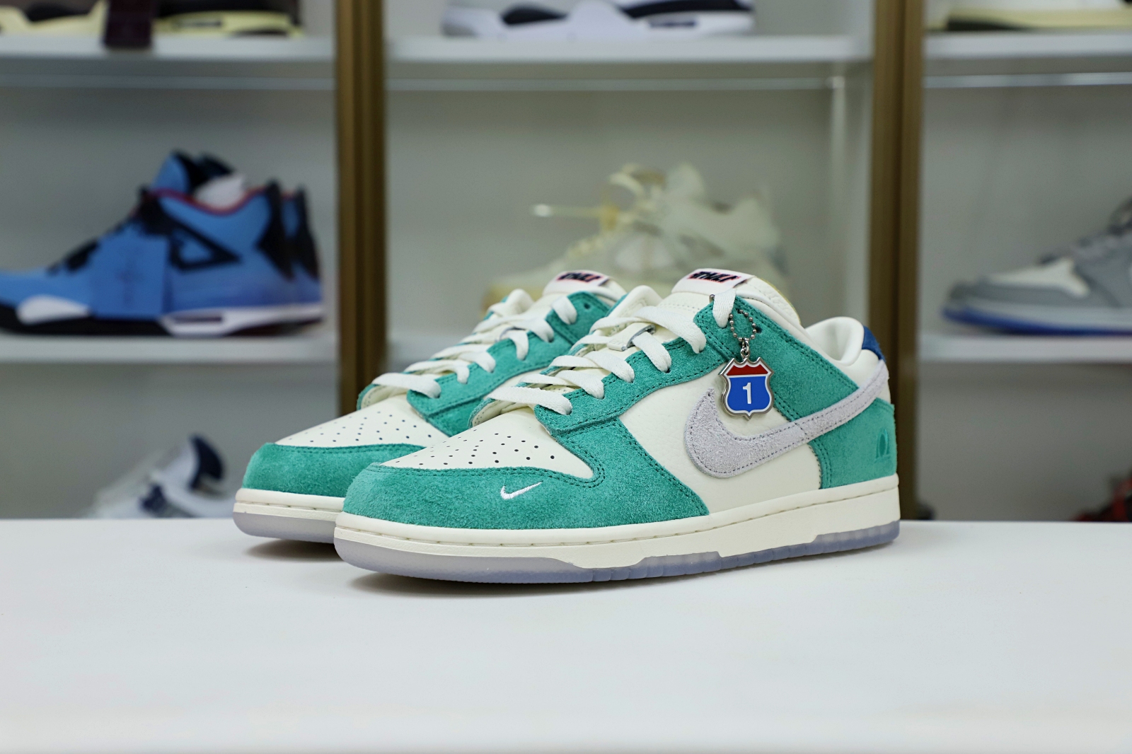 Kimi kick KASINA X DUNK LOW 'ROAD SIGN'