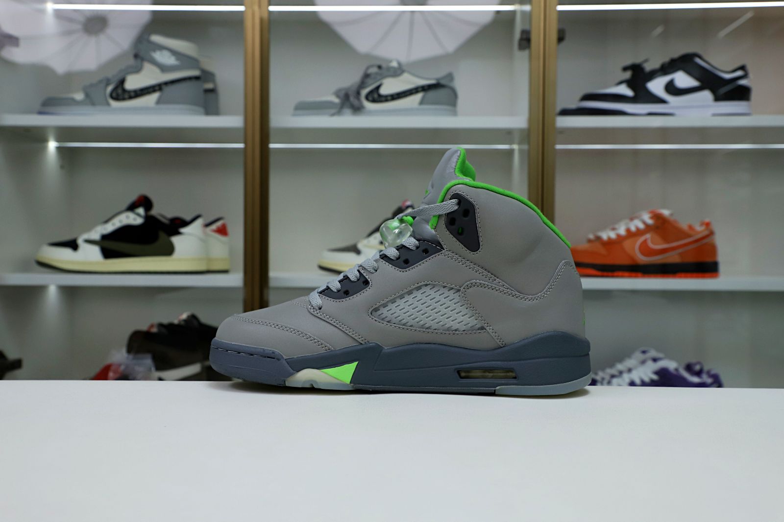 Kimi kick AIR JORDAN 5 RETRO 'GREEN BEAN' 2022