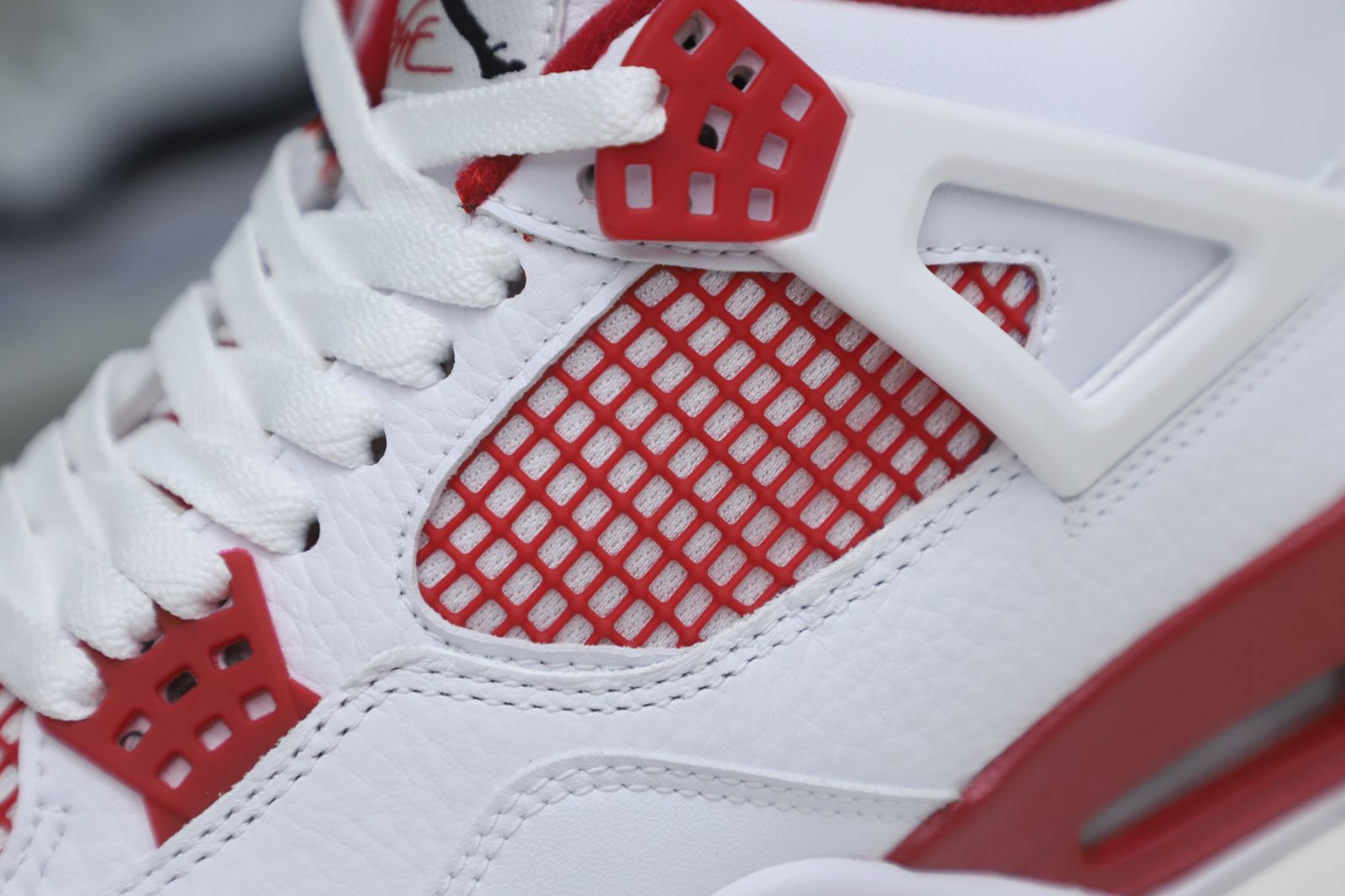 Kimi kick AIR JORDAN4 RETRO ALTERNATE 89