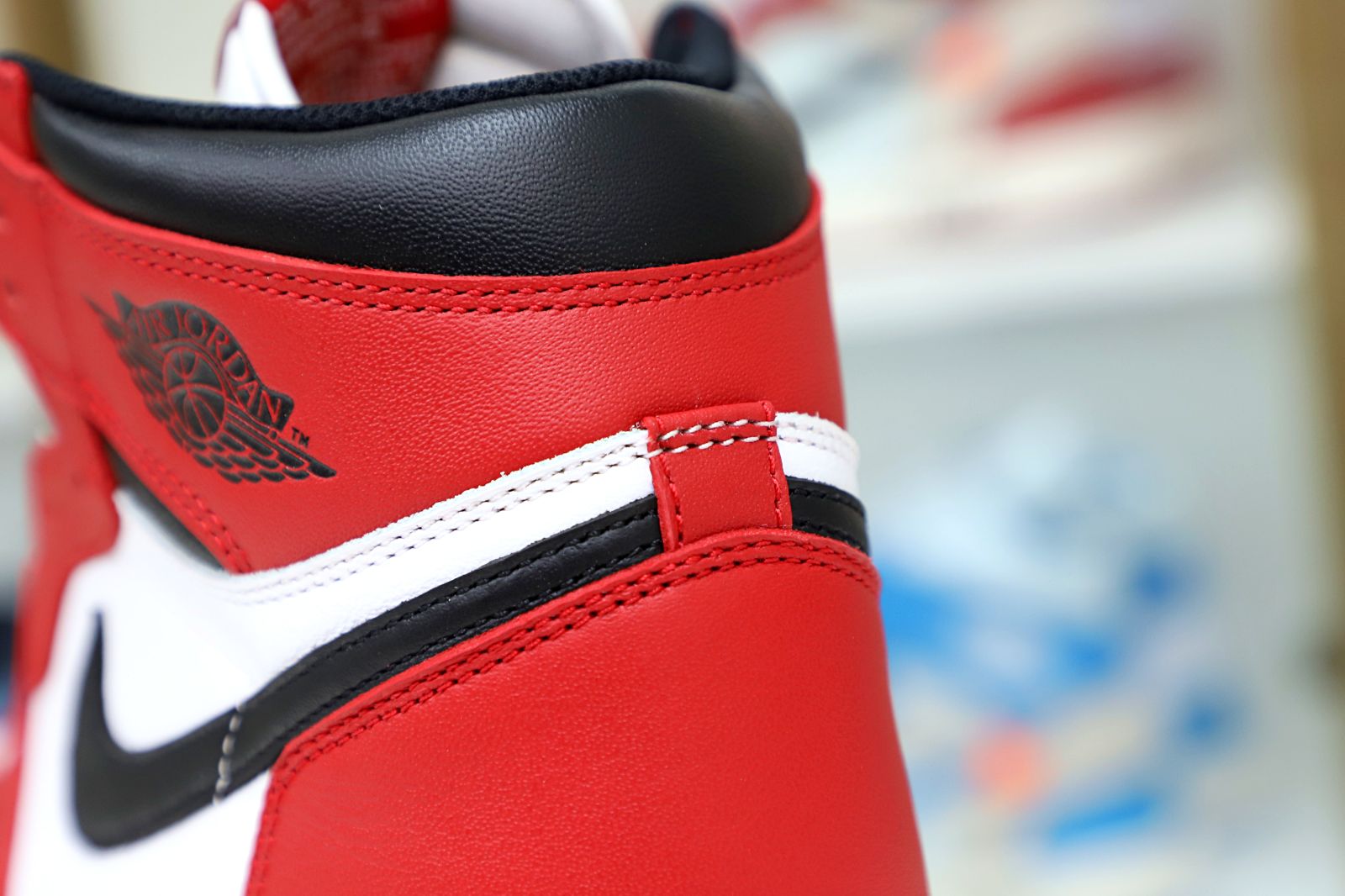 Kimi kick AIR JORDAN 1 RETRO HIGH OG 'CHICAGO' 2015