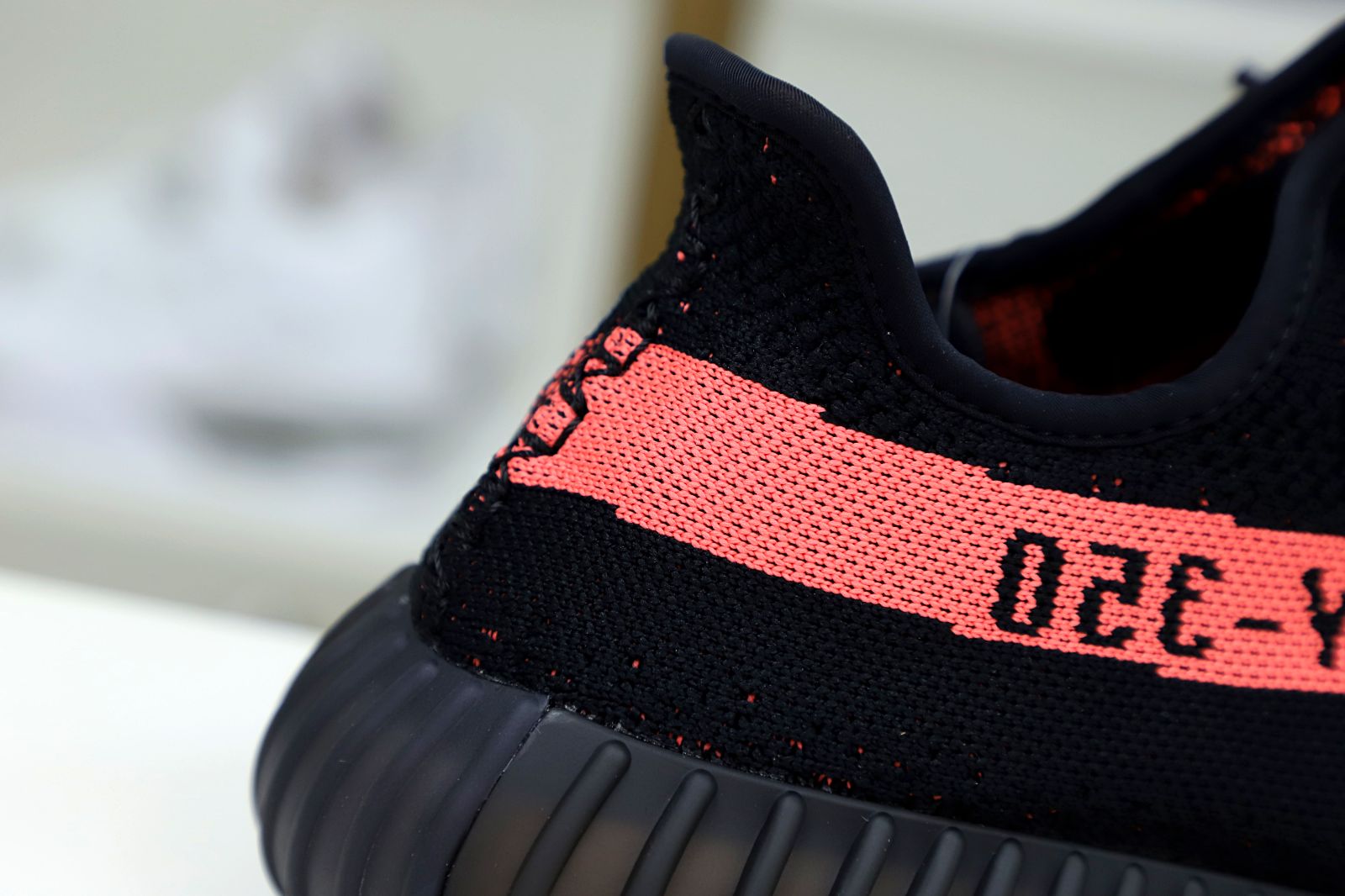 Kimi kick YEEZY BOOST 350 V2 'RED'