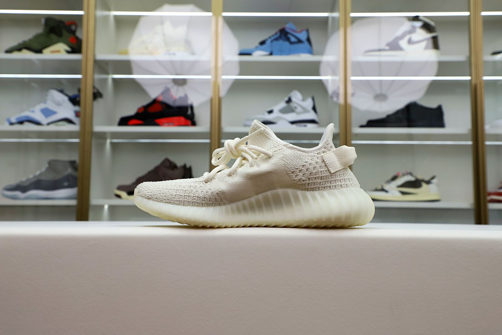 Kimi kick YEEZY BOOST 350 V2 “PURE OAT”