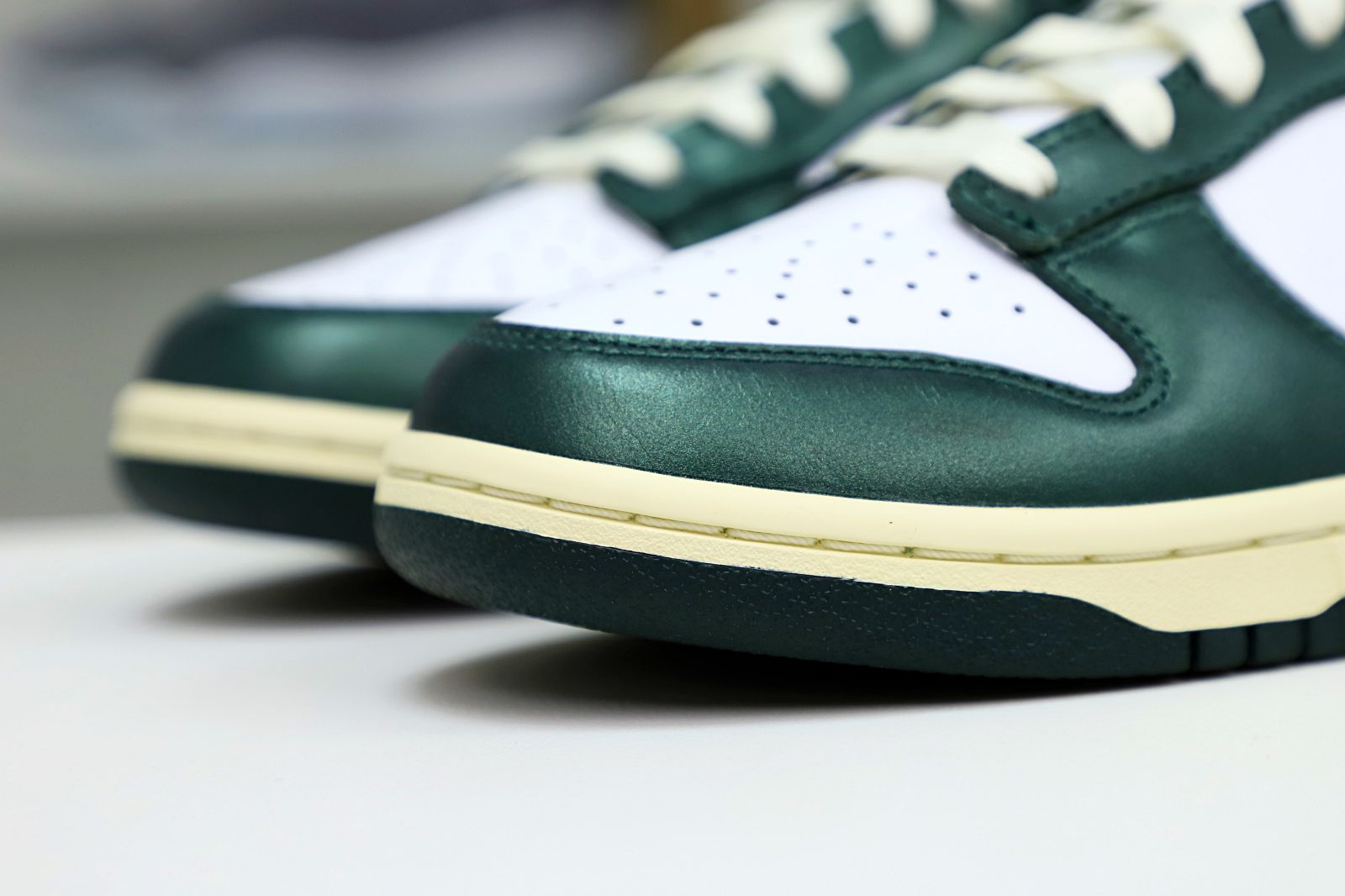 Kimi kick NIKE WMNS DUNK LOW 'VINTAGE GREEN'