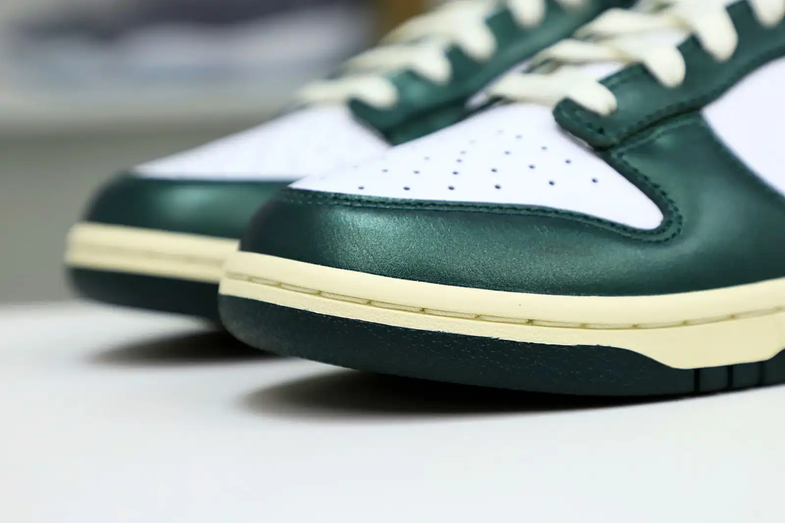 Kimikick NIKE WMNS DUNK LOW 'VINTAGE GREEN'