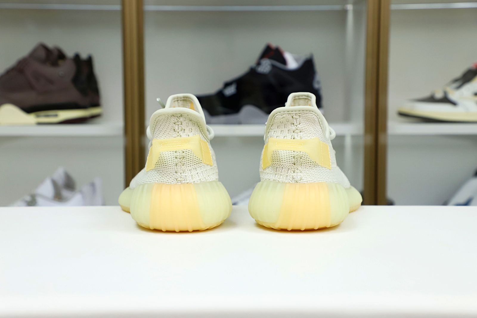 Kimi kick YEEZY BOOST 350 V2 'NATURAL'