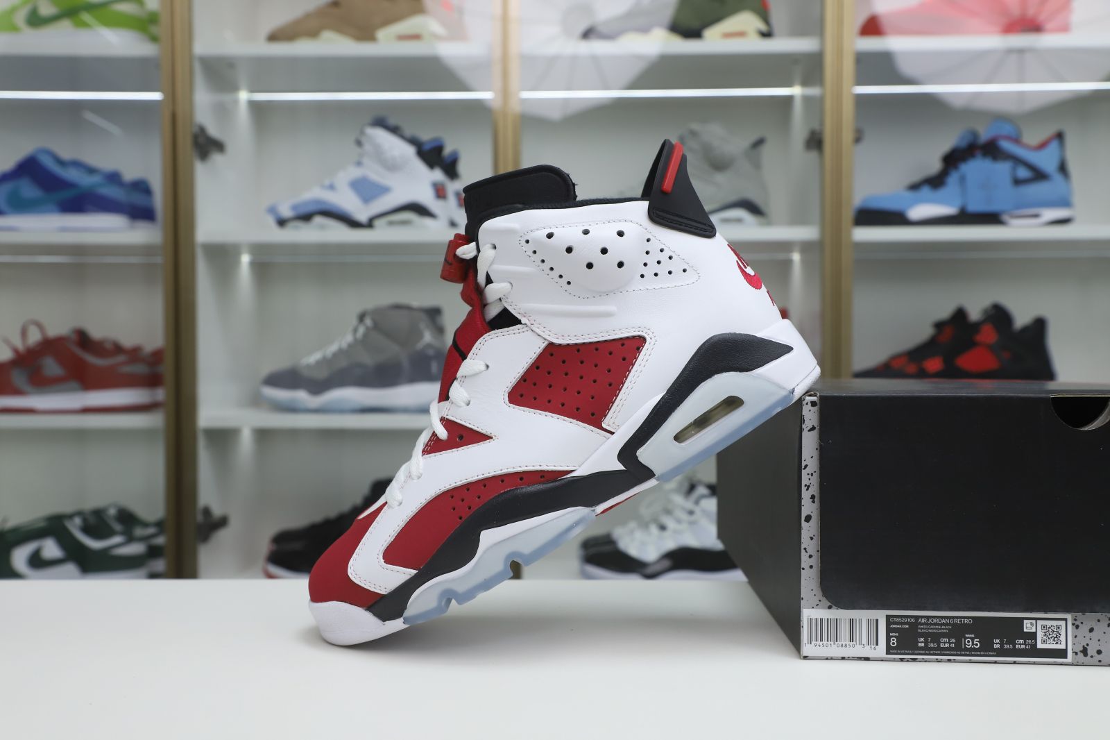 Kimi kick AIR JORDAN 6 RETRO OG 'CARMINE' 2021