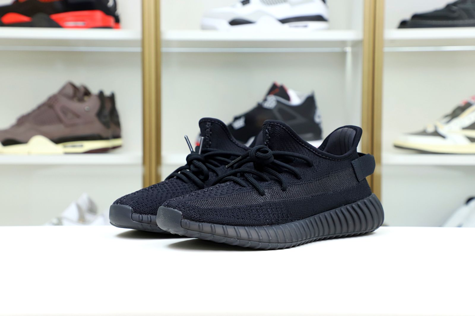 Kimi kick YEEZY BOOST 350 V2 ONYX