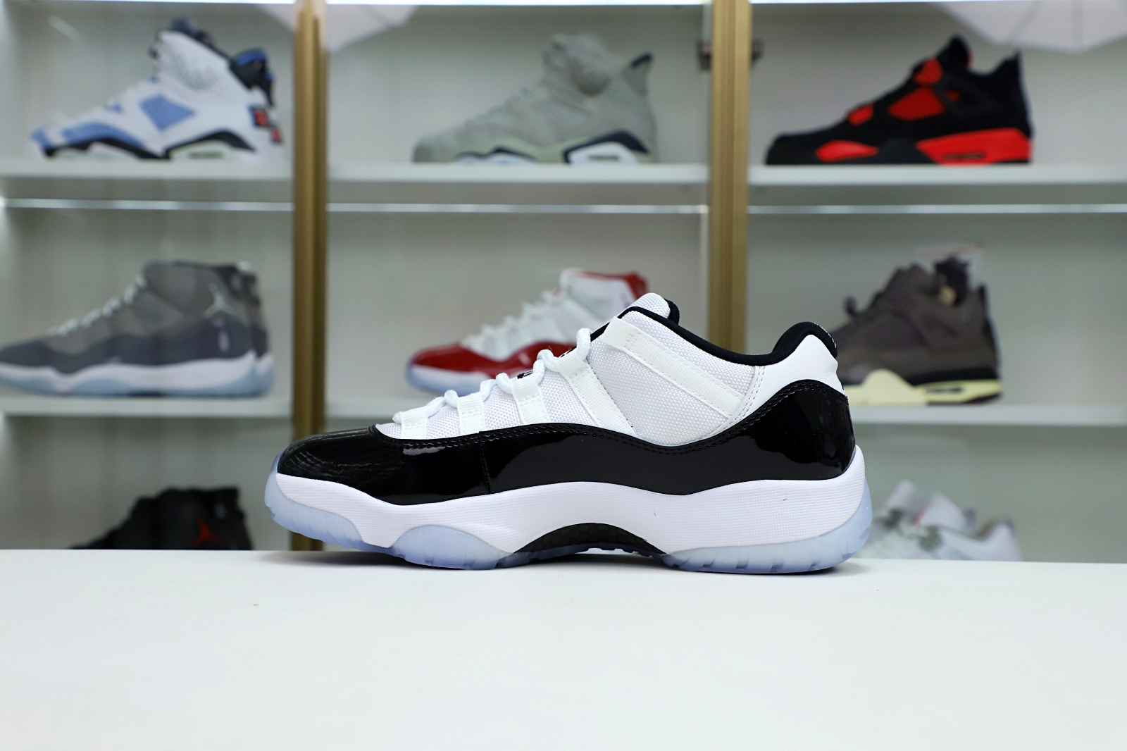 Kimi kick AIR JORDAN 11 RETRO LOW CONCORD