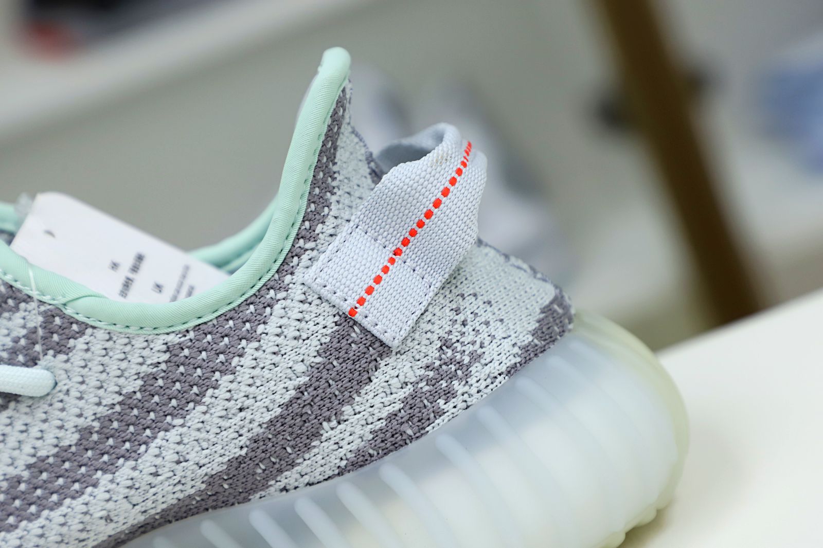 Kimi kick YEEZY BOOST 350 V2 'BLUE TINT'