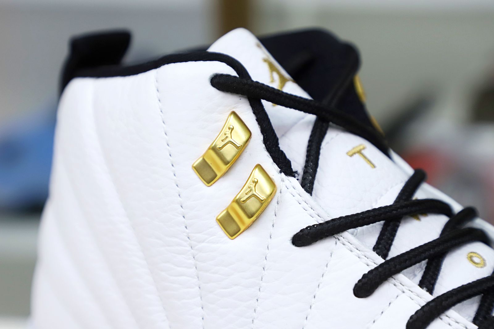 Kimi kick AIR JORDAN 12 RETRO 'ROYALTY'