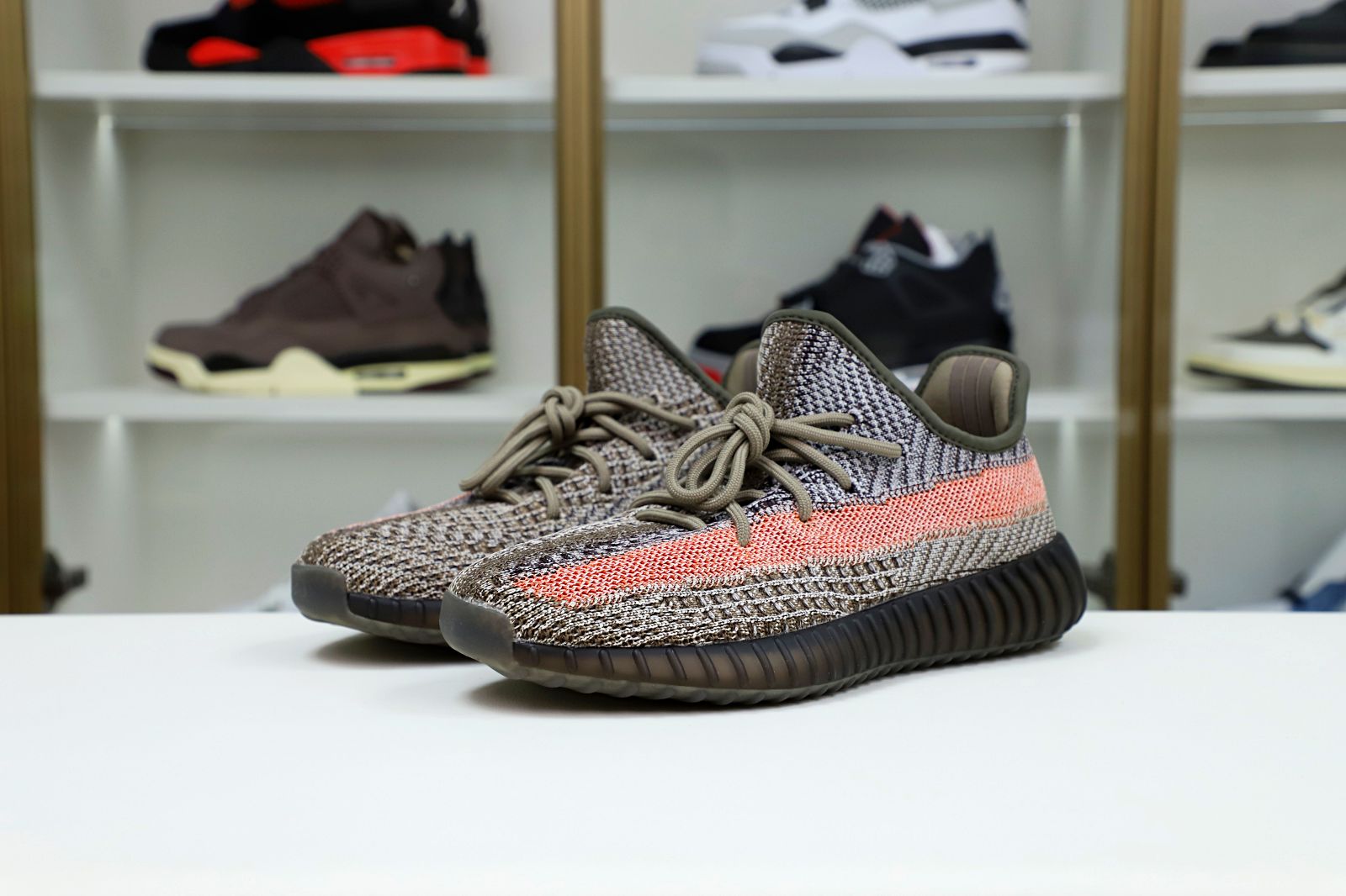 Kimi kick YEEZY BOOST 350 V2 'ASH STONE'