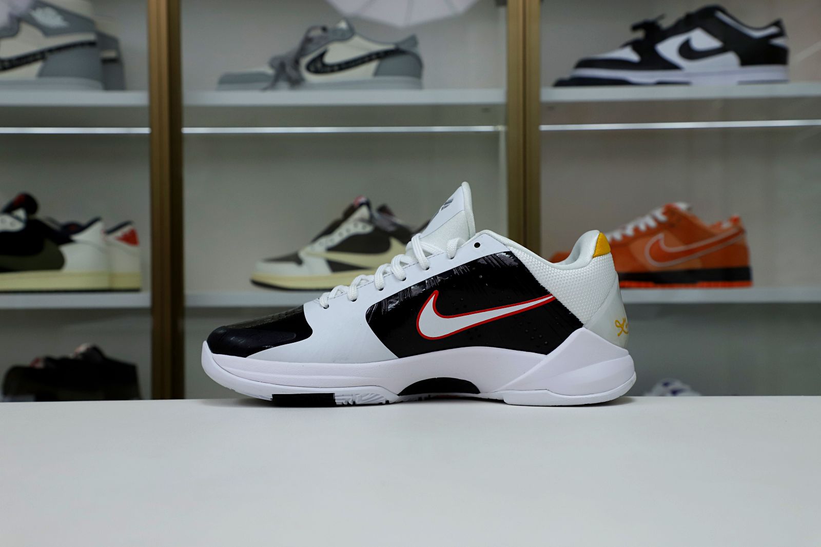 Kimi kick NIKE ZOOM KOBE 5 BRUCE LEE ALT