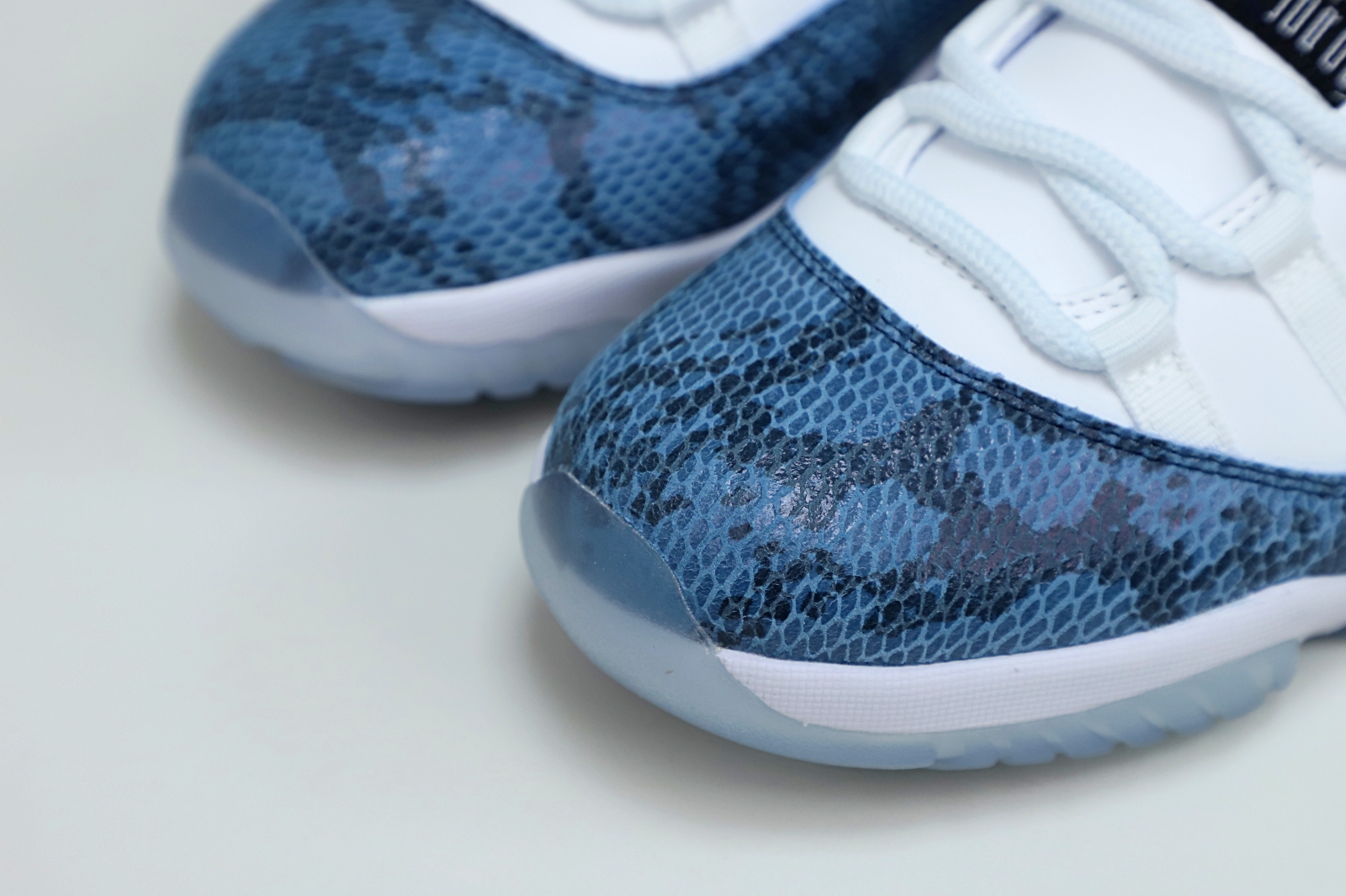 Kimi kick Jordan Air Jordan 11 “navy snakeskin”