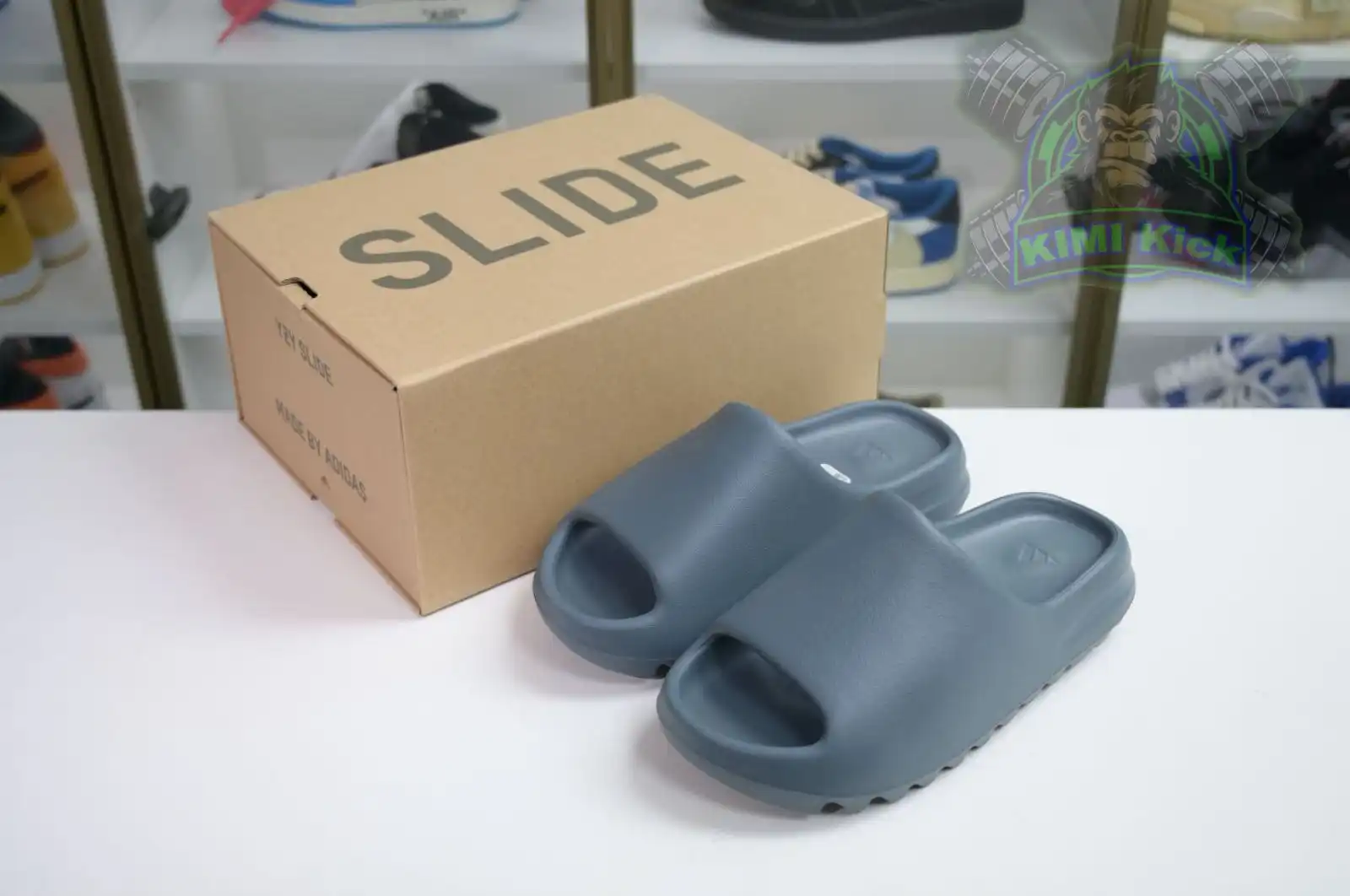 Kimikick adidas originals Yeezy Slide 