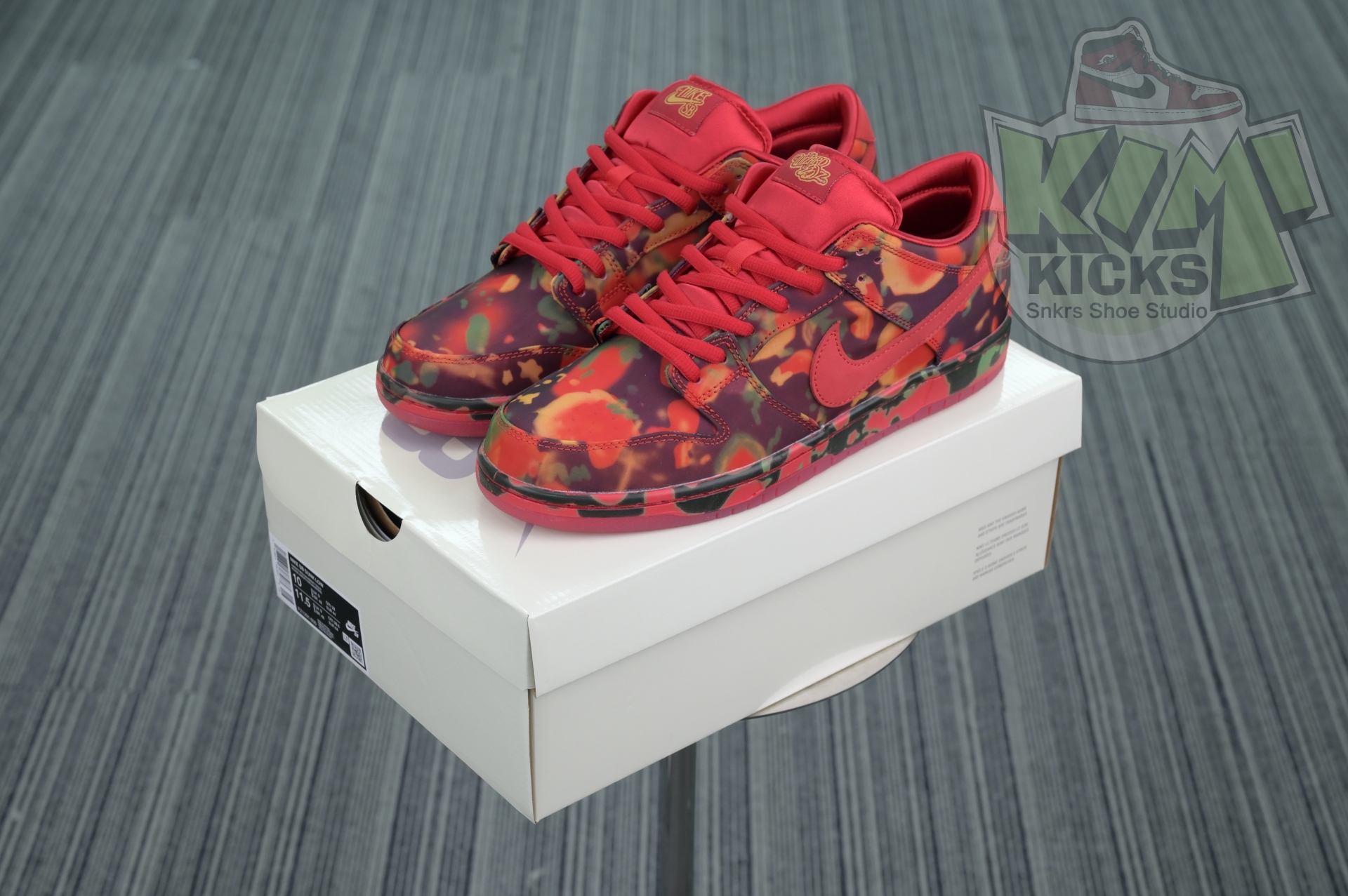 Kimi kick The Wizard of Oz x Nike SBDunk Low“Ruby Slipper”