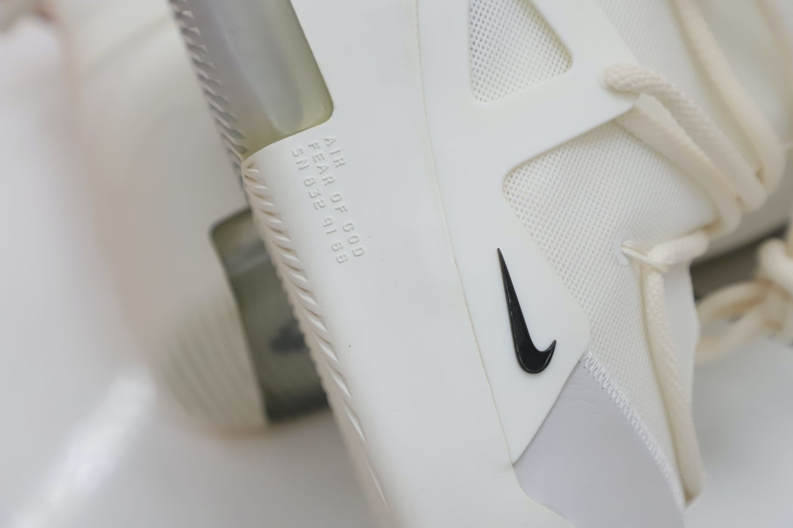 Kimi kick Nike Air Fear of God 1 sail black fog